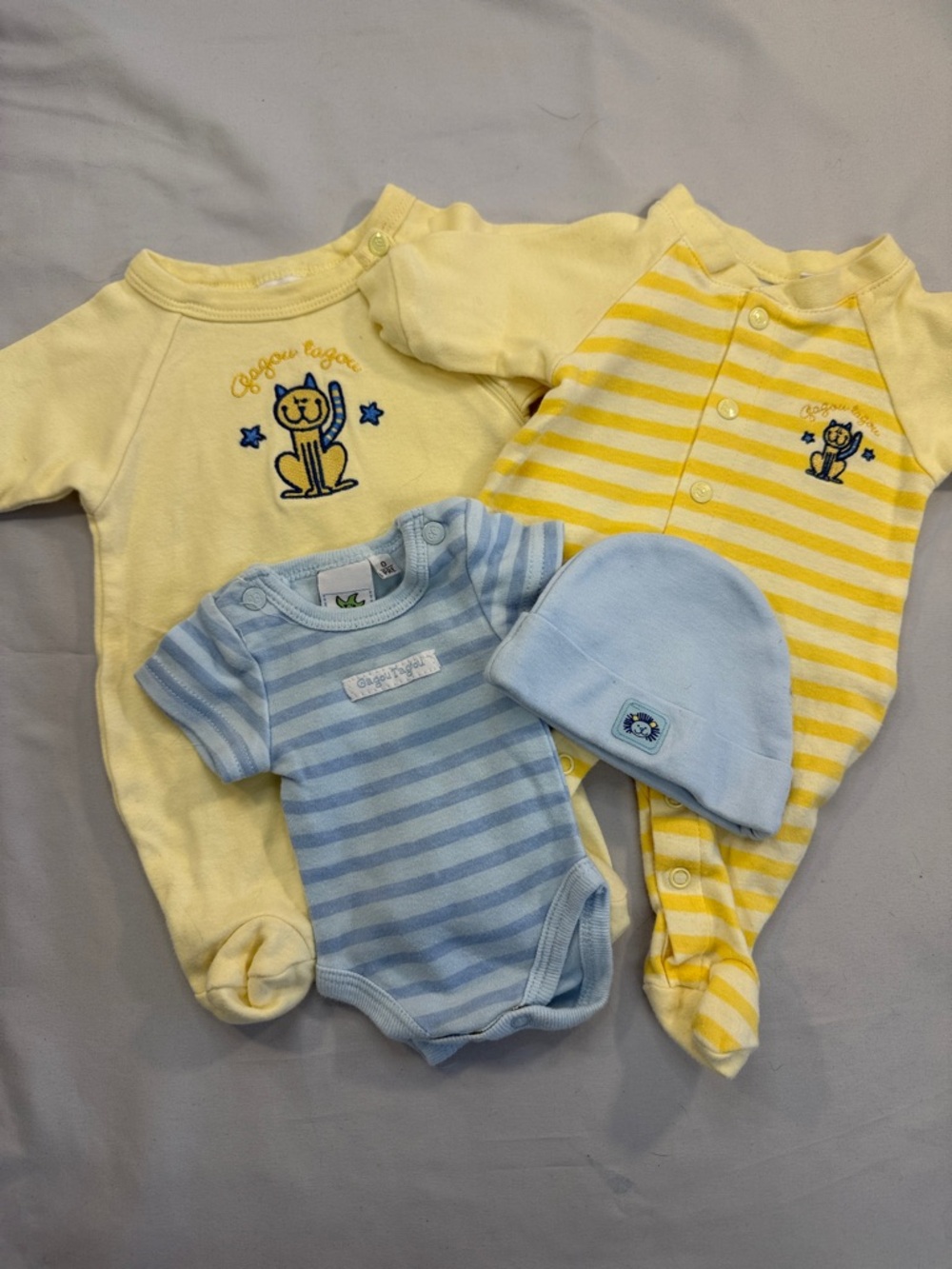 Gagou Tagou - Blue and Yellow Premie Baby 4-piece Set